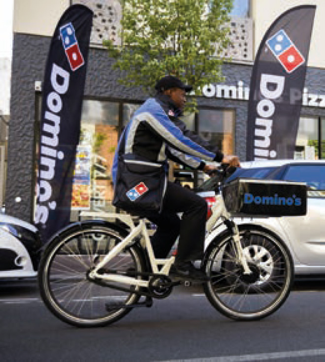 Domino’s Pizza refuse de sous-traiter les livraisons