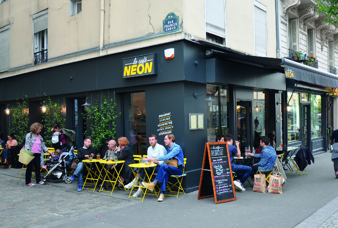 Café Néon à Paris 18e : Un restaurant vivant, accessible et bien intégré à son quartier