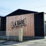 La Base à Quimper : un snack et un bar à bières bien intégrés à un paintball