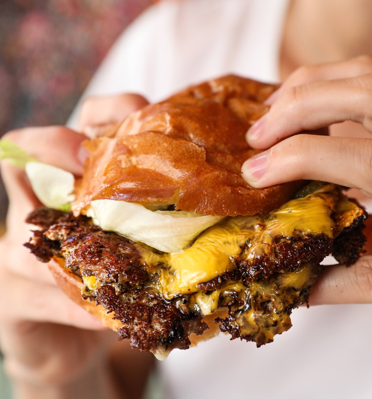 A Marseille, Howard décline des smash burgers aux accents locaux