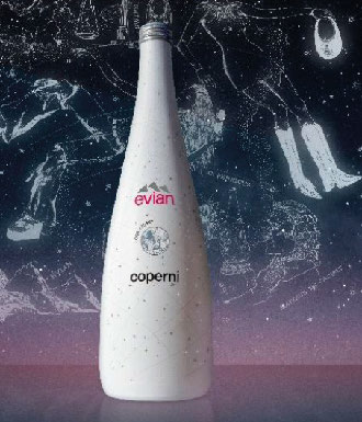 Evian & Coperni signent une nouvelle bouteille en édition limitée